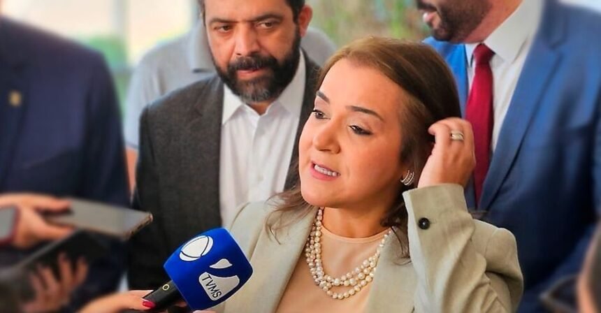 Adriane corta dinheiro de tudo, menos de supersalários, parentes e pastores